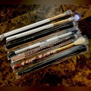 7 BRAND NEW Unopened Make Up Brushes
